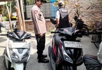 Polsek Kota Kisaran saat Amankan Tiga Pelaku Penyulingan BBM Bersubsidi di SPBU Sei Renggas