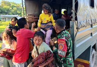 Gerak Cepat Satgas Motamasin Bantu Korban Kecelakaan Langsung Dilarikan ke RS Marianum