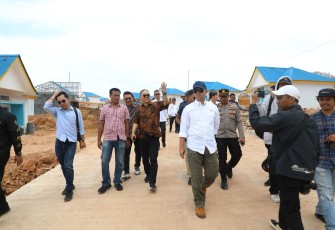 Menteri Transmigrasi (Mentrans) Iftitah Sulaiman Suryanagara melakukan kunjungan kerja ke Pulau Rempang, Kota Batam, Kepulauan Riau, dalam rangka meninjau perkembangan tahap pertama Proyek Strategis Nasional (PSN) Rempang Eco-City pada Rabu, 26 Februari 2025