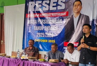 Reses penyerapan aspirasi masyarakat oleh Anggota DPRD Provinsi Jawa Tengah, Asrar, di Desa Sidomulyo, Kecamatan Jenawi, Kabupaten Karanganyar, Senin (20/10/2025).