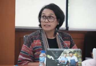 Sekretaris Jenderal Kemendikdasmen, Suharti dalam pertemuan yang dihadiri perwakilan dari seluruh unit utama di Kemendikdasmen.