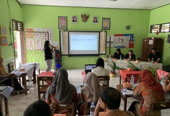 Tim PkM FTI UKSW mengadakan pelatihan pembuatan media digital bagi guru SDN 1 Manggung dan SDN 1 Donohudan, Boyolali, untuk mendukung literasi siswa. 