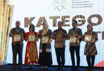 UKSW menerima GENTING Award kategori Mitra Pentahelix Perguruan Tinggi pada “GENTING Collaboration Summit 2025” di Luwansa Hotel, Jakarta Selatan, Rabu (10-12-2025).