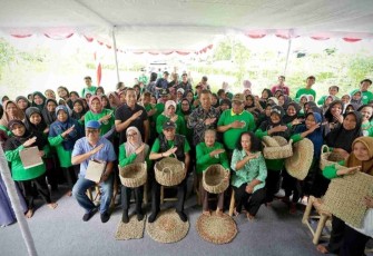 Wakil Menteri Sosial Agus Jabo di Kulon Progo, Yogyakarta, Senin (30/6/2025).