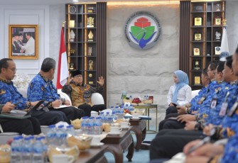 Mendes Yandri saat audiensi dengan Bupati Serang Ratu Rachmatuzakiyah di Kantor Kemendes PDT, Senin (10112025).