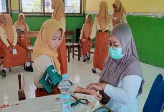 SMPN 2 Kunjang Kediri Gelar Skrining dan Cek Kesehatan Gratis Kepada Siswa