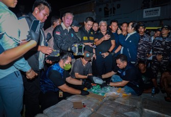 Kepala BNN RI Tinjau Kapal MT Sea Dragon yang Angkut Narkotika Jenis Sabu 
