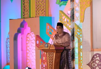 Bupati Bintan Roby Kurniawan saat membuka Musabaqah Tilawatil Qur'an dan Hadits (MTQH) Ke XIV tingkat Kabupaten Bintan, Senin malam (14/04) di Arena Astaka Utama Gedung Nasional Tanjung Uban, Kecamatan Bintan Utara.
