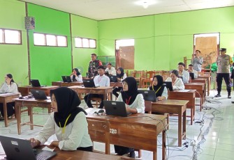 Babinsa Kwadungan Kawal Seleksi Perangkat Desa Sumengko