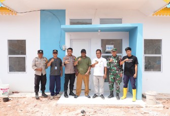 Kepala Keluarga Tempati Rumah Baru di Tanjung Banon