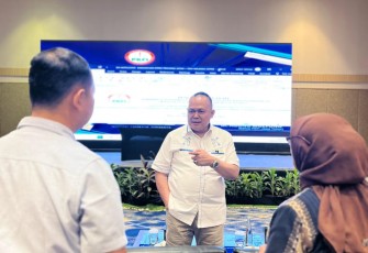 Ketua Fraksi Demokrat DPRD Jawa Timur dr Agung Mulyono