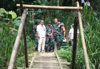 Danrem Tinjau Sasaran TMMD ke-127 di Blitar