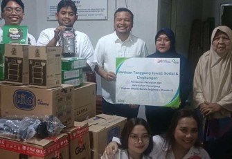 Bantuan sosial ASDP di Yayasan Bhakti Bunda Sejahtera, Kelurahan Kwitang, Jakarta, Sabtu (18/1)
