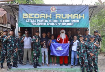 Satgas Pamtas RI–RDTL Sektor Timur Laksanakan Bedah Rumah