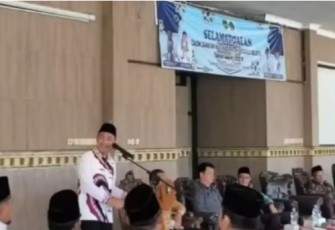 Sekretaris Daerah (Sekda) Kabupaten Bengkulu Selatan, Sukarni, menghadiri acara pelepasan calon jamaah haji tahun 2025 yang diselenggarakan di Pendopo Rumah Dinas Bupati, Kamis (24/04/2025)