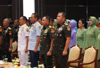 Kasad dan Ketum Persit KCK Hadiri Puncak HUT ke-61 Dharma Pertiwi