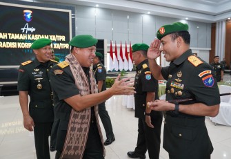 Danrem 121/ABW Hadiri Serah Terima Jabaran Kasdam XII/TPR