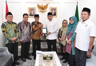 Menteri Desa dan Pembangunan Daerah Tertinggal (Mendes PDT) Yandri Susanto menggandeng Pengurus Besar Nahdlatul Ulama (PBNU) dalam merealisasikan program ekonomi kerakyatan di desa-desa