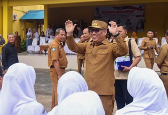 Wakil Gubernur Kepri Nyanyang Haris Pratamura Sapa Siswa SMA 4 Tanjungpinang 