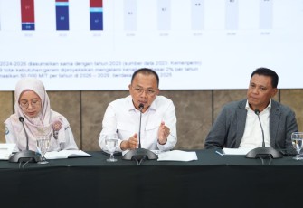 Dirjen Pengelolaan Kelautan KKP, Koswara saat memberikan keterangan pers di Jakarta, Rabu (18/6)