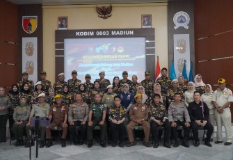 Kasdim 0803/Madiun Mayor Inf Tommy Fedy Anugerahan mewakili Dandim 0803/Madiun Letkol Kav Widhi Bayu Sudibyo, menghadiri acara pengukuhan pengurus Keluarga Besar Forum Komunikasi Putra Putri Purnawirawan dan Putra Putri TNI-Polri (KB FKPPI) Kabupaten Madiun di Aula Kodim 0803 Madiun