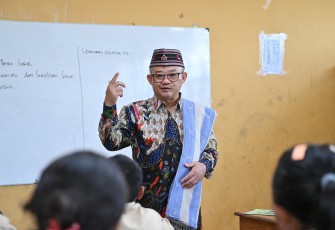 Menteri Pendidikan Dasar dan Menengah (Mendikdasmen), Abdul Mu'ti