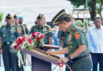 Panglima TNI saat Resmikan Gedung Jenderal Soedirman Paspampres di Mako Paspampres, Jalan Tanah Abang II Nomor 6, Jakarta Pusat, Rabu (24/12/2025).