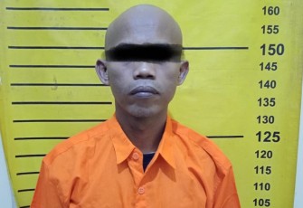 TM (42), tersangka dugaan tindak pidana korupsi 20 ekor sapi bantuan hibah dari pemerintah jadi tahanan Polres Karanganyar. (Foto : Istimewa)