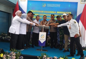 Kasdim Madiun Dampingi Kepala BKKBN Tinjau Distribusi Makanan Bergizi dan Fasilitas Kesehatan Reproduksi di Madiun