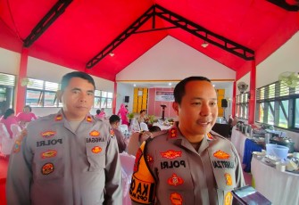 Kapolres Bitung AKBP Albert Zai, S.I.K, M.H pimpin Serah terima Jabatan dan Pengambilan sumpah 5 Pejabat Polres Bitung. Bertempat di Sport Hall Aspol Pinokalan, Jumat (21/2/25)