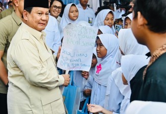 Mendikdasmen Dampingi Presiden Resmikan Program Hasil Terbaik Cepat di SDN 5 Cimahpar