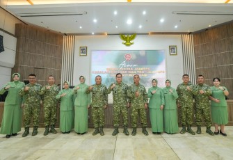 Kepala Staf Kostrad (Kaskostrad) Mayor Jenderal TNI Syafrial memimpin langsung upacara serah terima jabatan (Sertijab) pejabat Kostrad, antara lain Wair Kostrad, Kasdivif 2 Kostrad, Kasdivif 1 Kostrad, Kaku Kostrad, Kapen Kostrad, Kapuskodalops Kostrad, Kajas Kostrad dan Kabekang Kostrad, bertempat di Ruang Mandala, Markas Kostrad, Gambir, Jakarta Pusat, Kamis (6/2/2025)