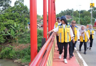 Wamen Diana Tinjau Jembatan Way Sabuk dan Jalan Kotabumi–Terbanggi Besar