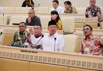 Menteri ATR/Kepala BPN dalam Rapat Kerja (Raker) dan Rapat Dengar Pendapat (RDP) bersama Komisi II Dewan Perwakilan Rakyat (DPR) Republik Indonesia (RI), di Gedung Nusantara DPR RI, Jakarta, Selasa (31/03/2026)