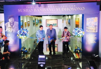 SBY saat membuka pameran lukisan 