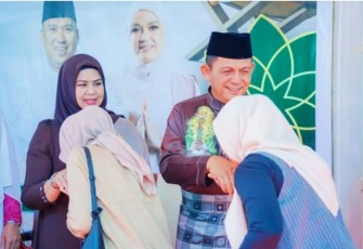Gubernur Ansar saat Sambut Hangat Warga dalam Gelar Griya Idul Fitri 2026