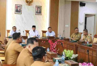 Pansus DPRD Kota Batam saat Gelar Rakor dengan Seluruh Lurah