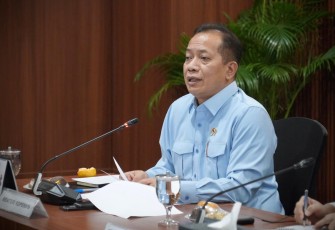 Menkop Ferry Juliantono dalam Rakortas di Kantor Kemenko Pangan, Jakarta, Rabu (18/2).