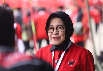 Ketua Fraksi PDIP DPRD Jatim Wara Sundary Renny Pramana