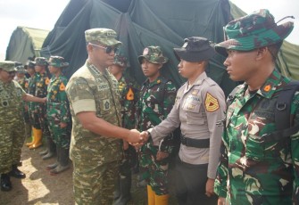 Wakil Panglima TNI dan Gubernur Akpol Tinjau Pemulihan Pascabanjir di Aceh Tamiang