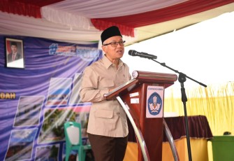 Wakil Menteri Pendidikan Dasar dan Menengah (Wamendikdasmen), Atip Latipulhayat, meresmikan revitalisasi 30 satuan pendidikan dari berbagai jenjang, mulai dari sekolah dasar hingga menengah