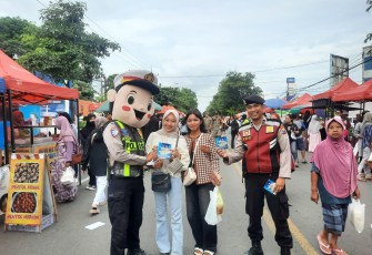 Polres Situbondo Sampaikan Pesan Kamseltibcarlantas di CFD