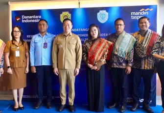 Bank Mandiri Taspen Dorong Digitalisasi Retribusi dan Transaksi Pedagang Pasar Kota Kupang