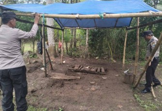 Pembongkaran area sabung ayam di Kalipare 