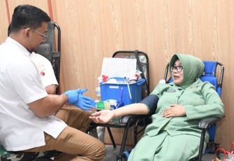 Donor darah HUT Persit Kartika Chandra Kirana Ke 80 