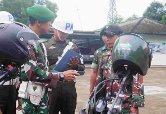 Pemeriksaan kendaraan dinas Kodim 0801/Pacitan 