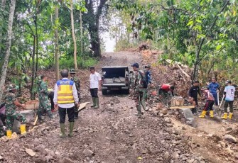 Jalan rintisan TMMD Kodim Soppeng 