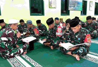 Yonarmed 12 Kostrad tadarusan semarak ramadhan