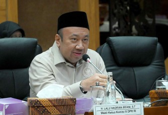Wakil Ketua Komisi X DPR RI Lalu Hadrian Irfani