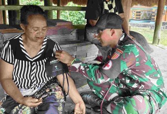 Peduli kesehatan lansia di perbatasan 